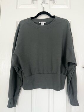 Athleta Women's Green Cropped Crewneck Sweatshirt